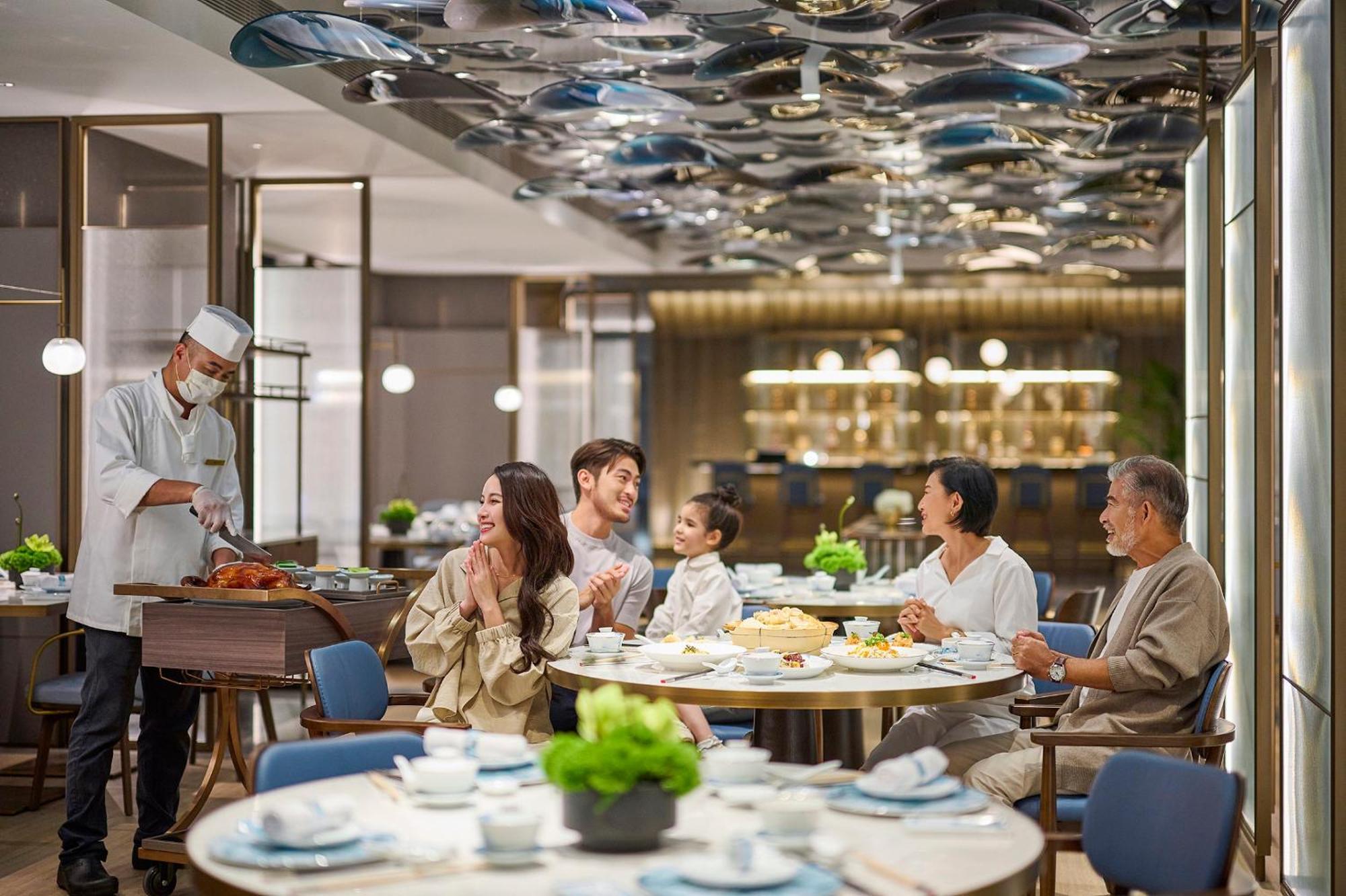 Hotel Intercontinental Kaohsiung By Ihg Zewnętrze zdjęcie The Club at Hong Kong International Airport