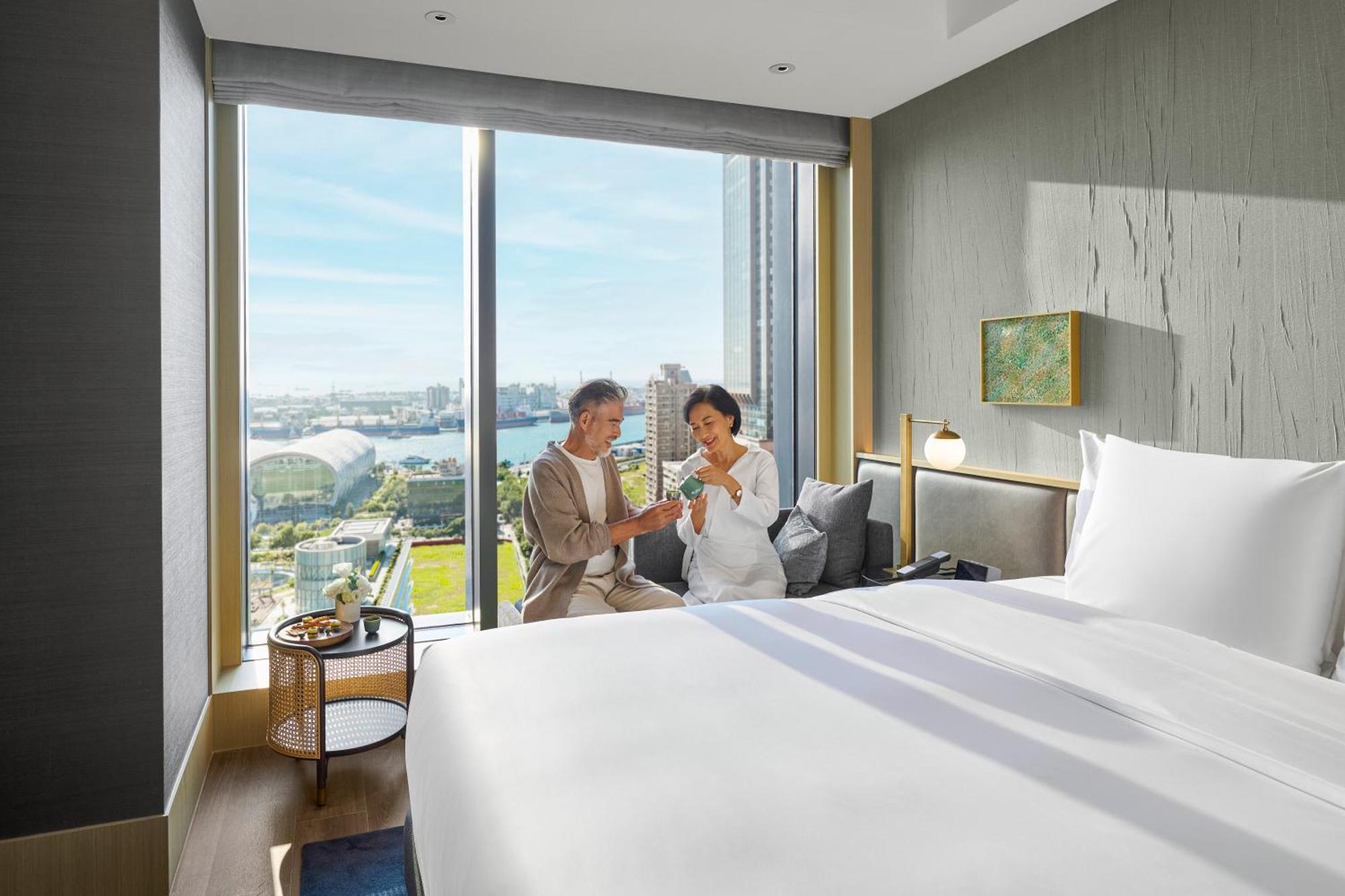Hotel Intercontinental Kaohsiung By Ihg Pokój zdjęcie A guest room at the hotel